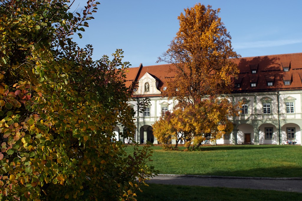 Kloster Benediktbeuren in Herbst