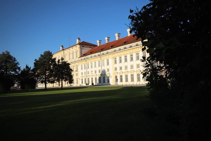 Neuen Schloss Schleißheim von der Seite